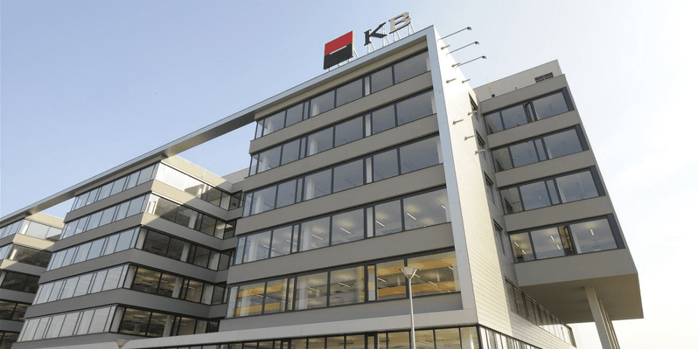Komerční banka vyplácí téměř 10% dividendu. Nabízí po poklesu akcií zajímavou příležitost?
