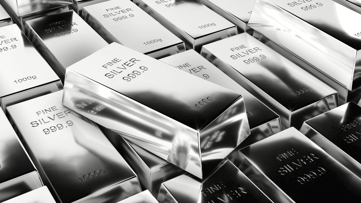 HSBC zvyšuje výhled na stříbro, ale paradoxně tím investorům říká, že párty končí