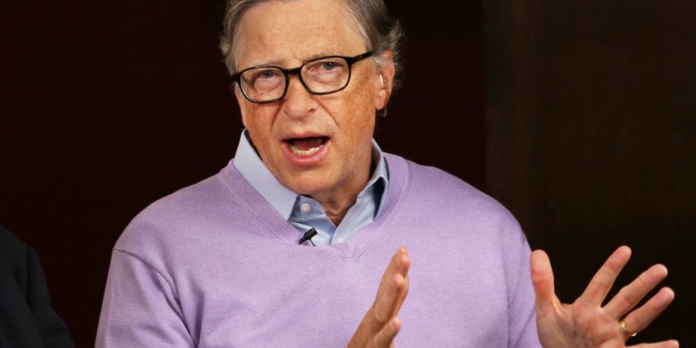 Bill Gates prodal Microsoft. A vsadil vše na odvoz odpadu a Buffettovo impérium
