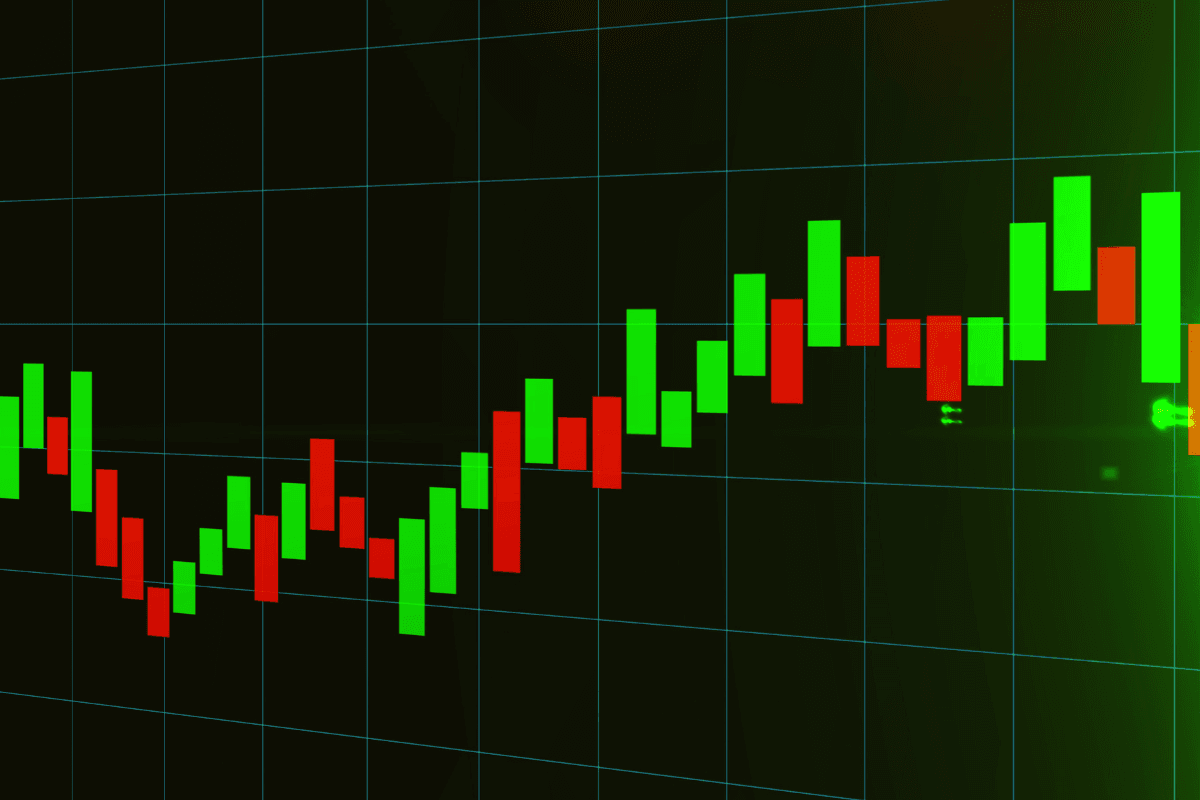 Od pondělí začíná nejlepší půlrok pro akcie. Z 10 000 dolarů udělal 1,3 milionu, zbytek roku prodělával