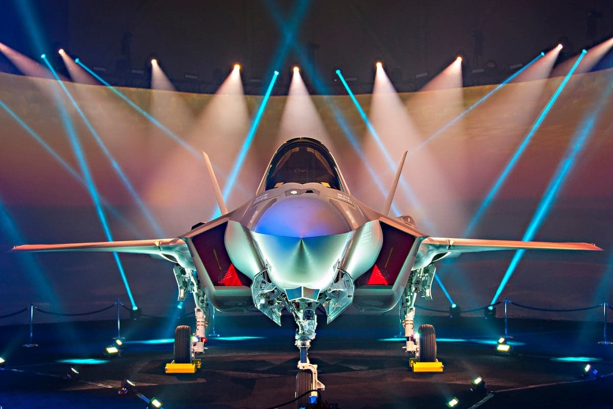 Lockheed Martin vyrostl za měsíc o 22 %, výrobce stíhaček F-35 má rekordní zakázky za 292 miliard dolarů