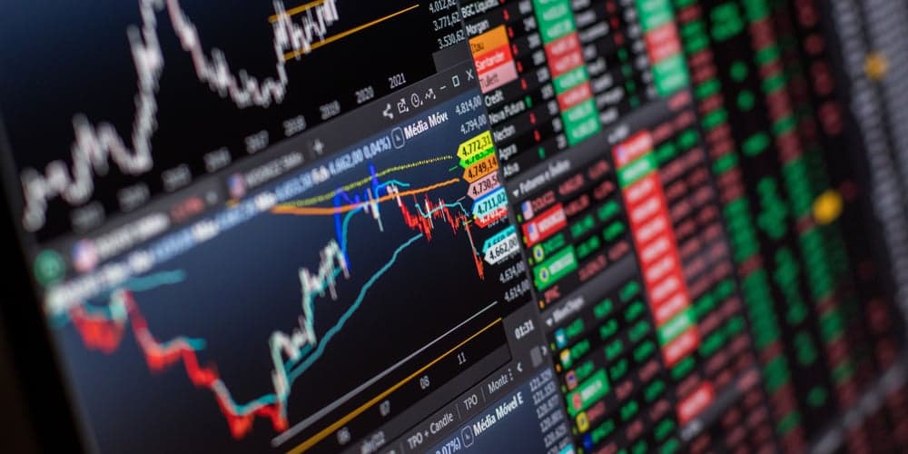 USA a Írán si vyměnily údery. Ropa zdražuje, Wall Street klesá