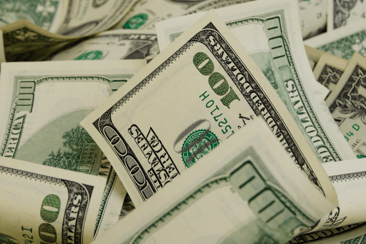 Jak na dividendy z USA? Se správným formulářem se vyhnete 30% dani