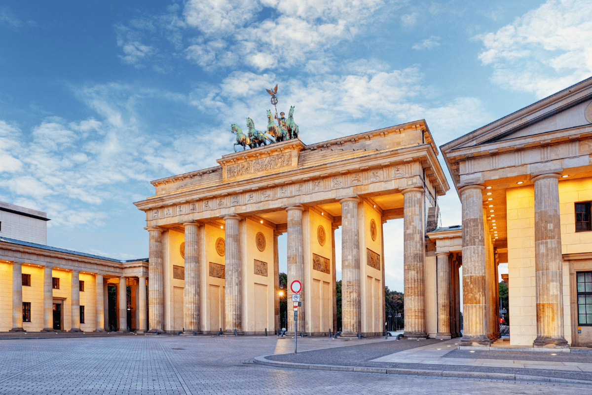 Berlín chce převzít 140 tisíc bytů velkých pronajímatelů, Vonovii hrozí ztráta 8,4 miliardy eur